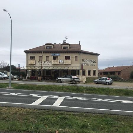 Hospedaje Casa Mariano Сеговия Экстерьер фото